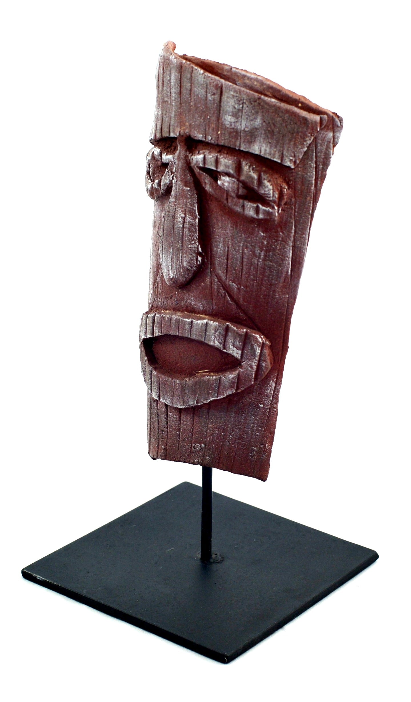 Escultura máscara rostro indígena